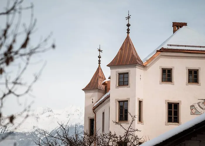 Castel Maurn
