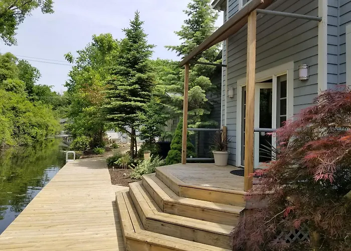 This Is The One! Private! Exclusive! Pet Friendly!