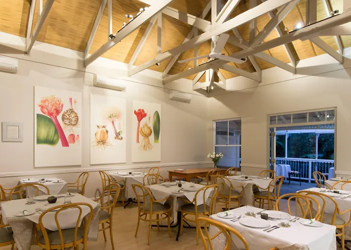 Quarry Lake Inn