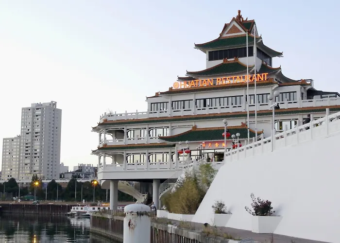 Hotel Huatian Chinagora