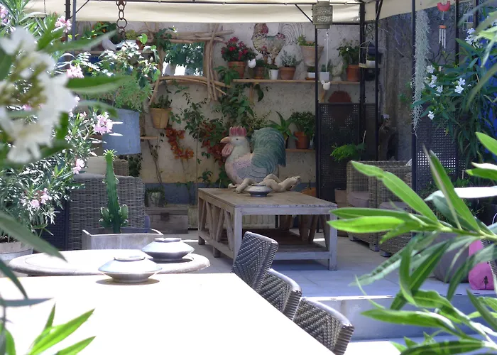 Coq Hotel