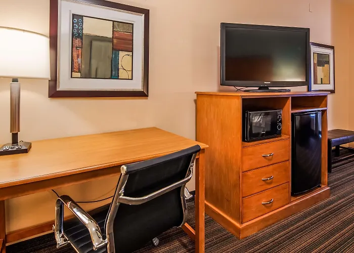 Best Western Plus Seminole Hotel & Suites