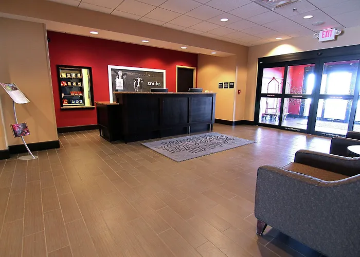 Hampton Inn & Suites Grand Forks