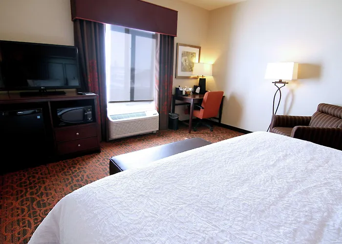 Hampton Inn & Suites Grand Forks