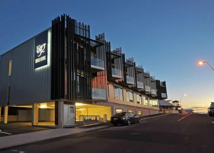 King And Queen Hotel Suites