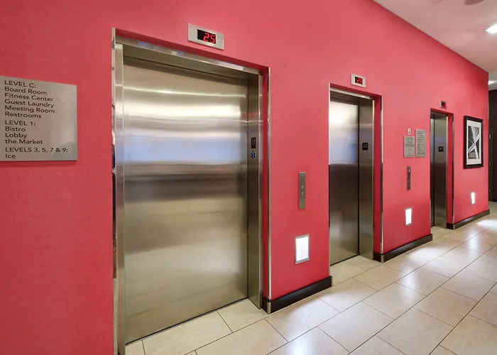 Courtyard By Marriott Times Square West