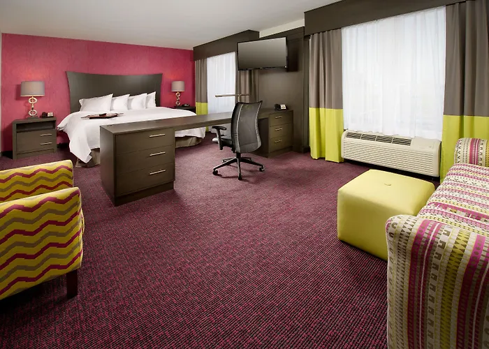 Hampton Inn & Suites - Buffalo Airport