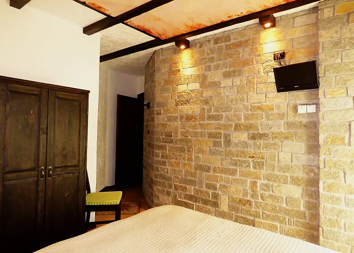Chalet Sul Lago Hotel In Montagna