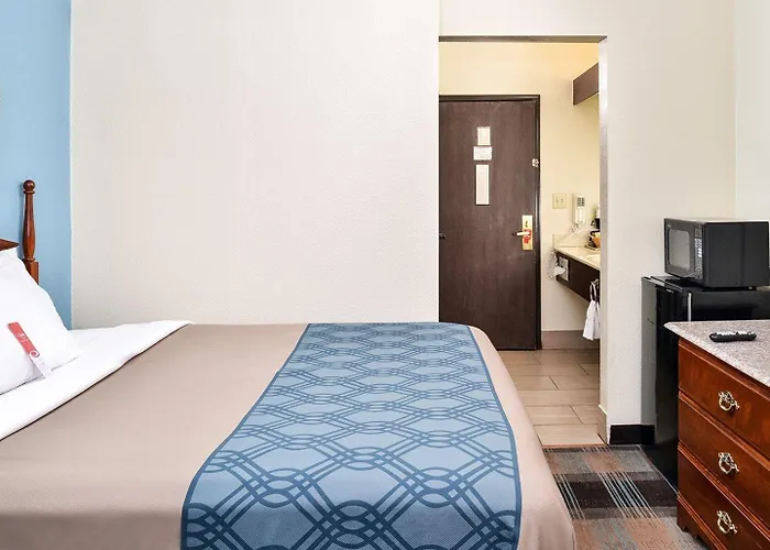 Econo Lodge Inn & Suites Shelbyville