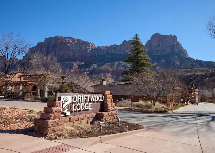 Driftwood Lodge