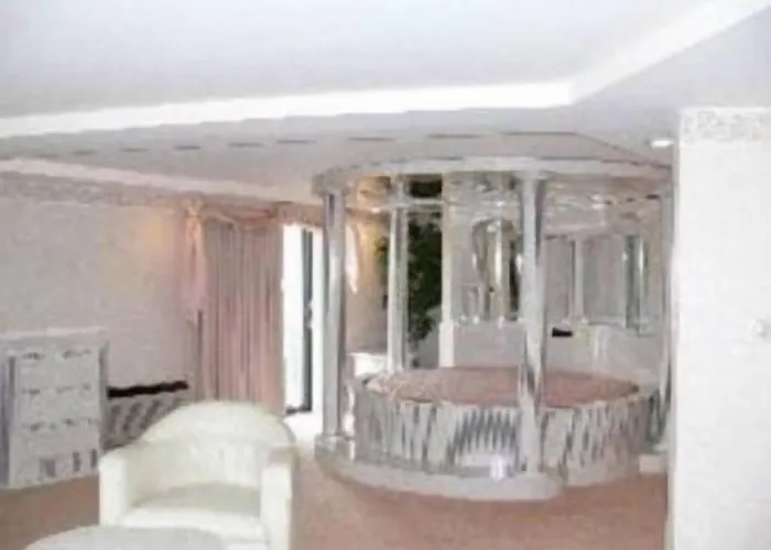 Chateau Royale Inn