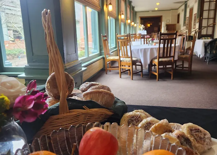 Roycroft Inn