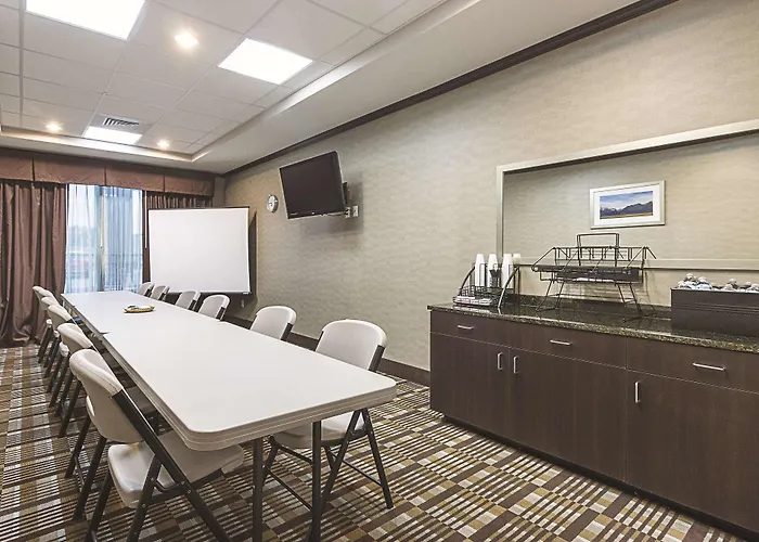La Quinta Inn & Suites Casino And Bar By Wyndham Glendive