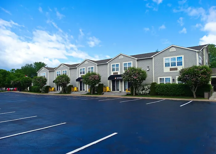 Amsterdam Inn & Suites Sussex, An Ascend Collection Hotel