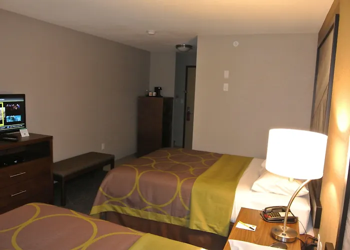 Super 8 By Wyndham Lloydminster