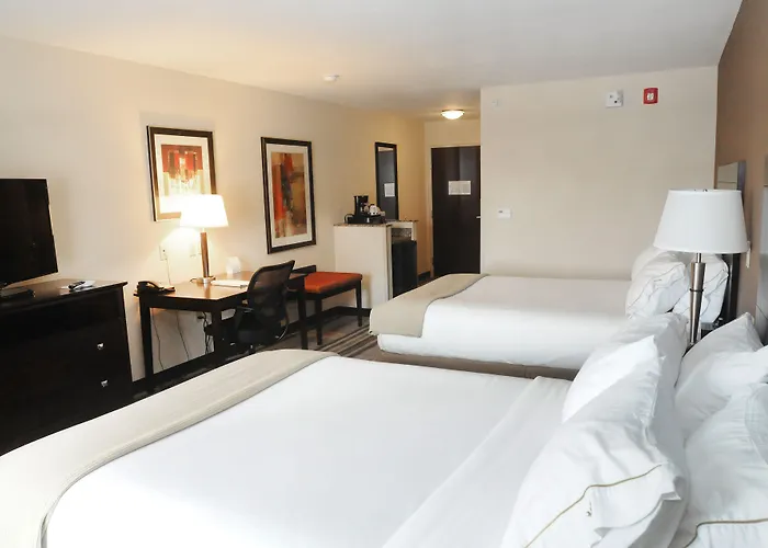 Holiday Inn Express & Suites Cambridge By Ihg