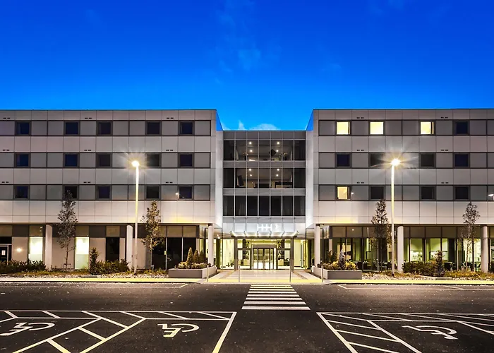 Heston Hyde Hotel