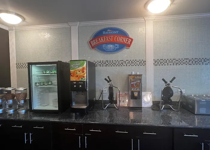 Baymont By Wyndham College Station