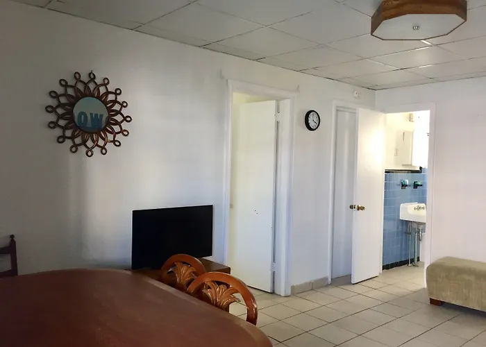 White Caps Motel