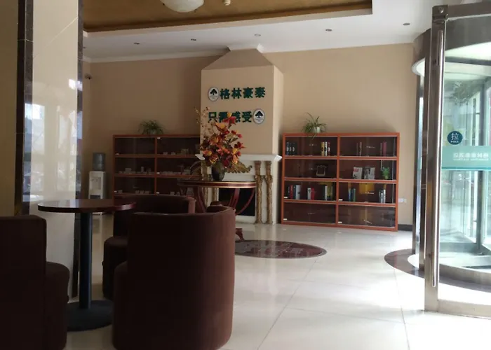 Greentree Inn Jiangsu Zhenjiang Gaotie Wanda Square Express Hotel