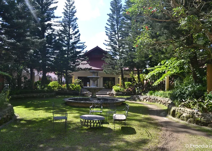 Tagaytay Country Hotel