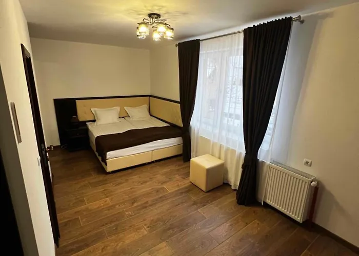 Купецький Двір
