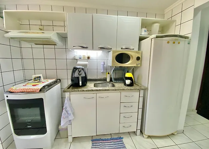Apto charmoso no Parque dos IPES 2 Quartos casal ArCond WiFi 400M Home Office Garagem em Dourados