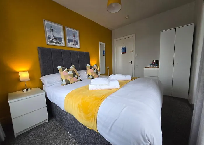Beach Hotel Torbay B&B
