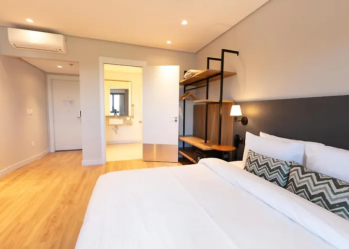 Monaro Hotel Guapore