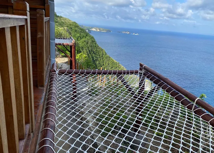 Suwehan Beach Cliff House With Hammock