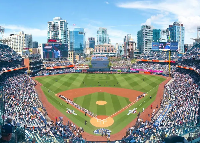 San Diego Stay, Pool, Gym, Near Zoo, Petco Park & Seaworld