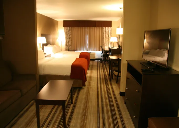 Holiday Inn Express & Suites Nevada By Ihg