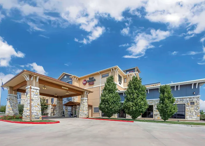 Best Western Plus Emerald Inn & Suites