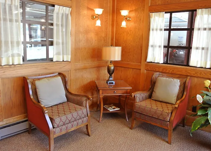 Cow Hollow Inn And Suites