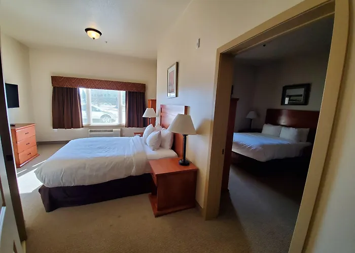 Clarion Hotel & Suites Williston