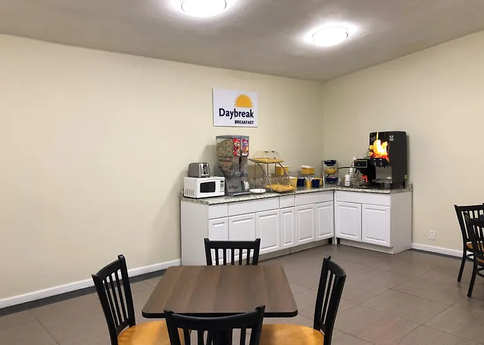 Days Inn By Wyndham Brawley