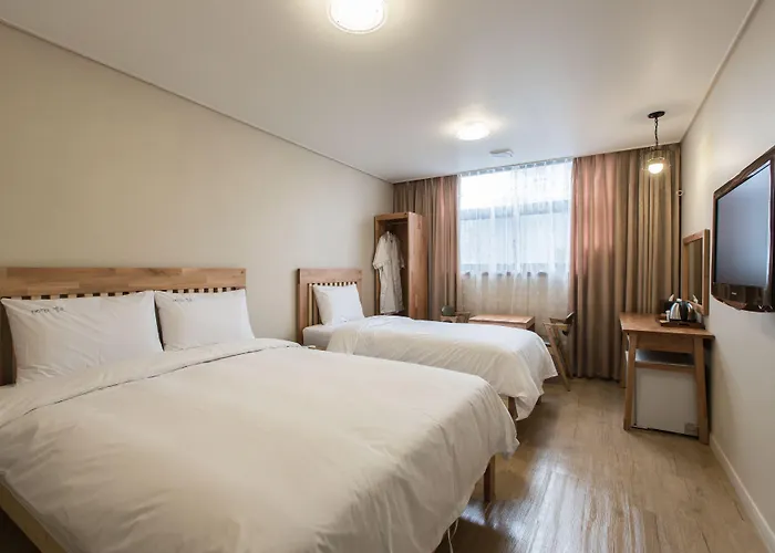 Elin Hotel