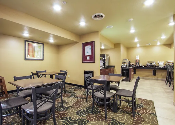 Cobblestone Inn & Suites - Corry