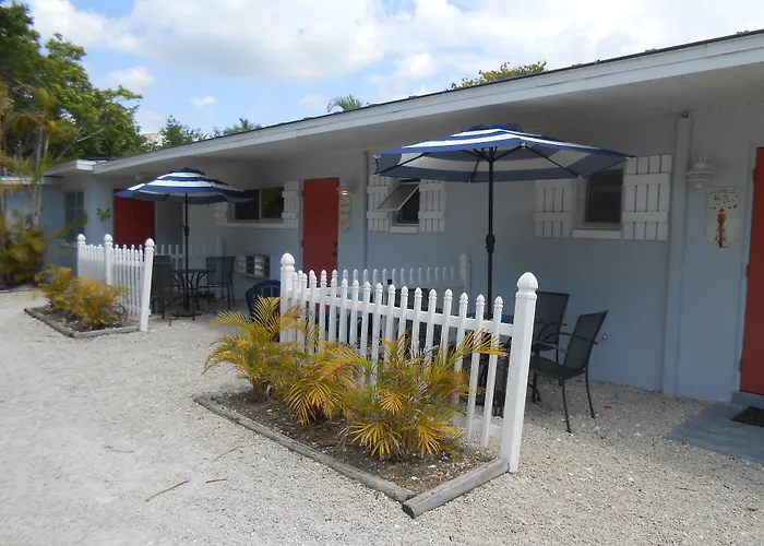 Sunshine Island Inn - Adults Only