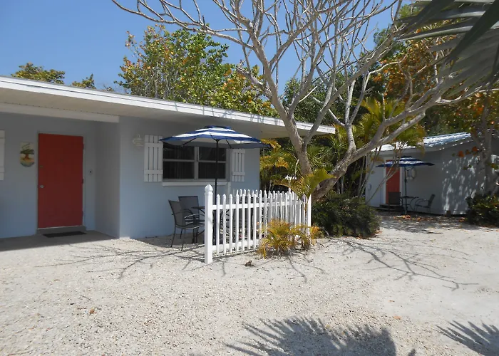 Sunshine Island Inn - Adults Only