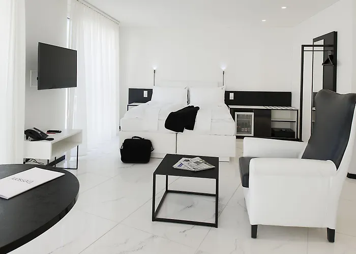 Residence Thessoni Home Zurich -Self Checkin -No Restaurants-Short&Longstay