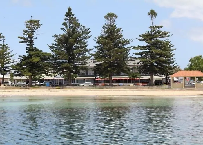Grand Tasman Hotel