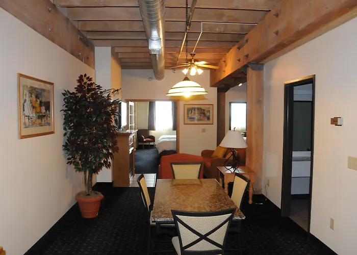 The Suites Hotel At Waterfront Plaza