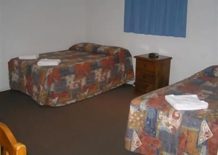 Jolly Collier Hotel Motel