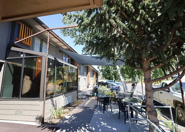 Days Inn And Suites By Wyndham Downtown Missoula-University