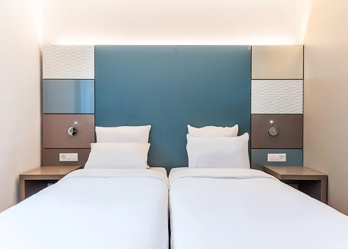 Discovery Hotel 3* Superior
