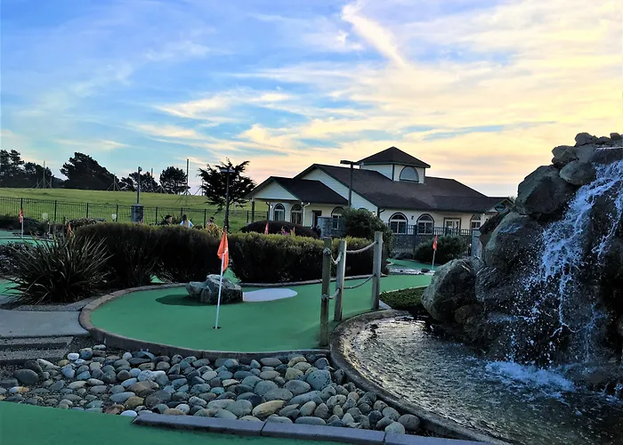 Emerald Dolphin Inn & Mini Golf