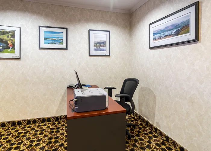 Sinbads Hotel & Suites