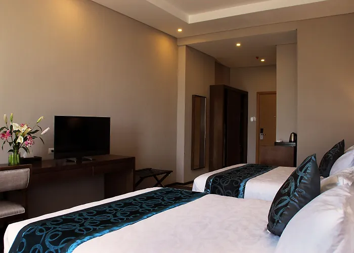 Golden Phoenix Hotel - Manila