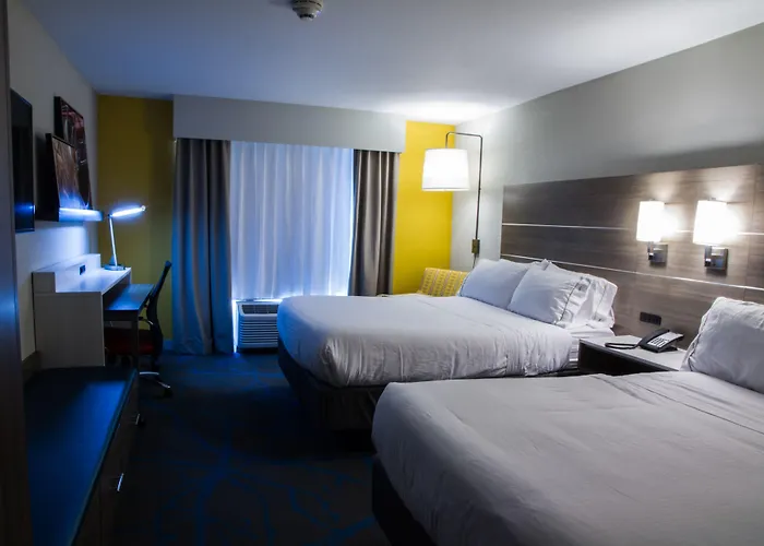 Holiday Inn Express & Suites Litchfield By Ihg